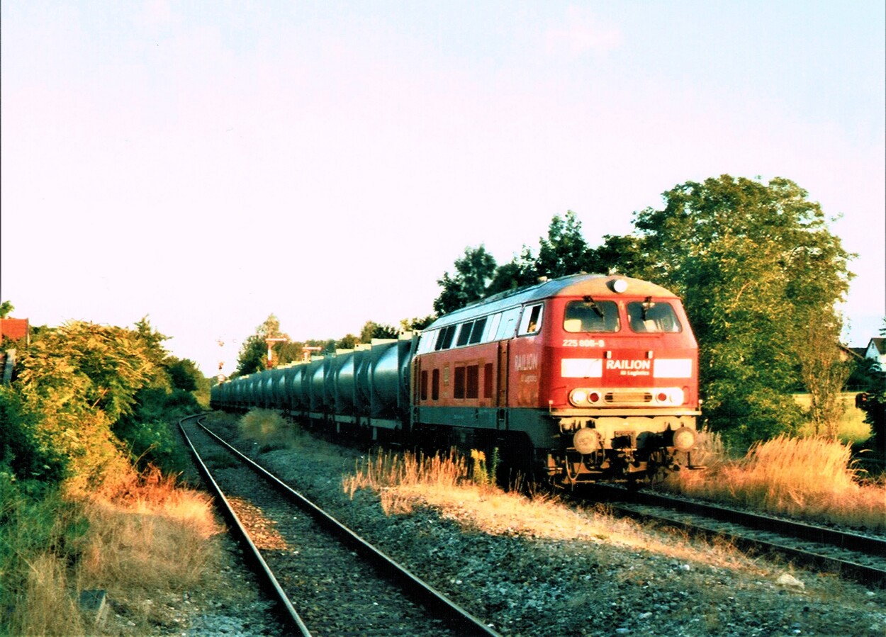 Müllzug auf der Bayerischen Tauernbahn wie „in alten Zeiten“ mit Baureihe 218