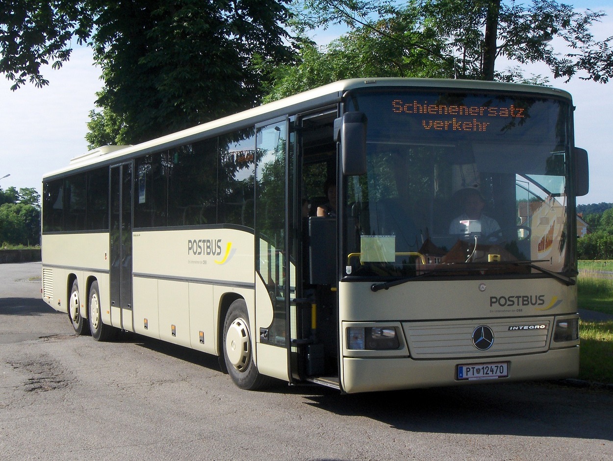 Postbus im Schienenersatzverkehr