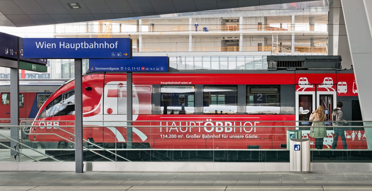 ÖBB Pressefoto - Thema: Werbe-Loks