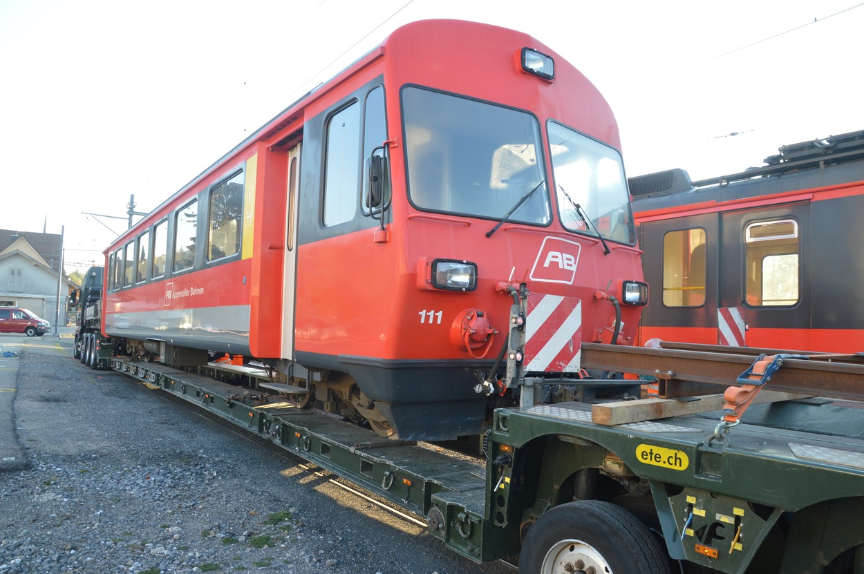 Appenzellerbahn Triebwagen für die Achenseebahn in Wiesing