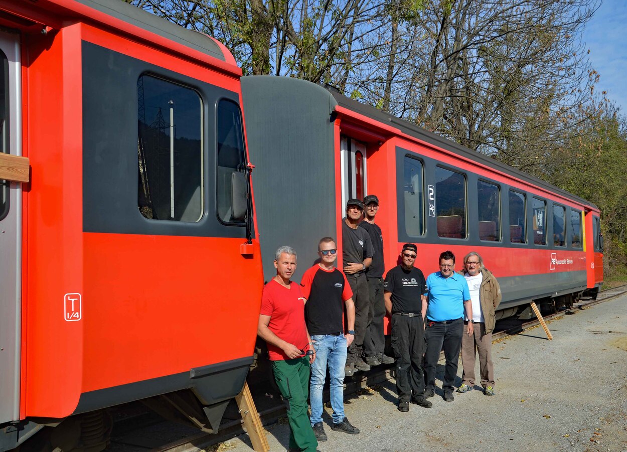 Transport der Appenzellerbahn-Triebwagen zur Achenseebahn