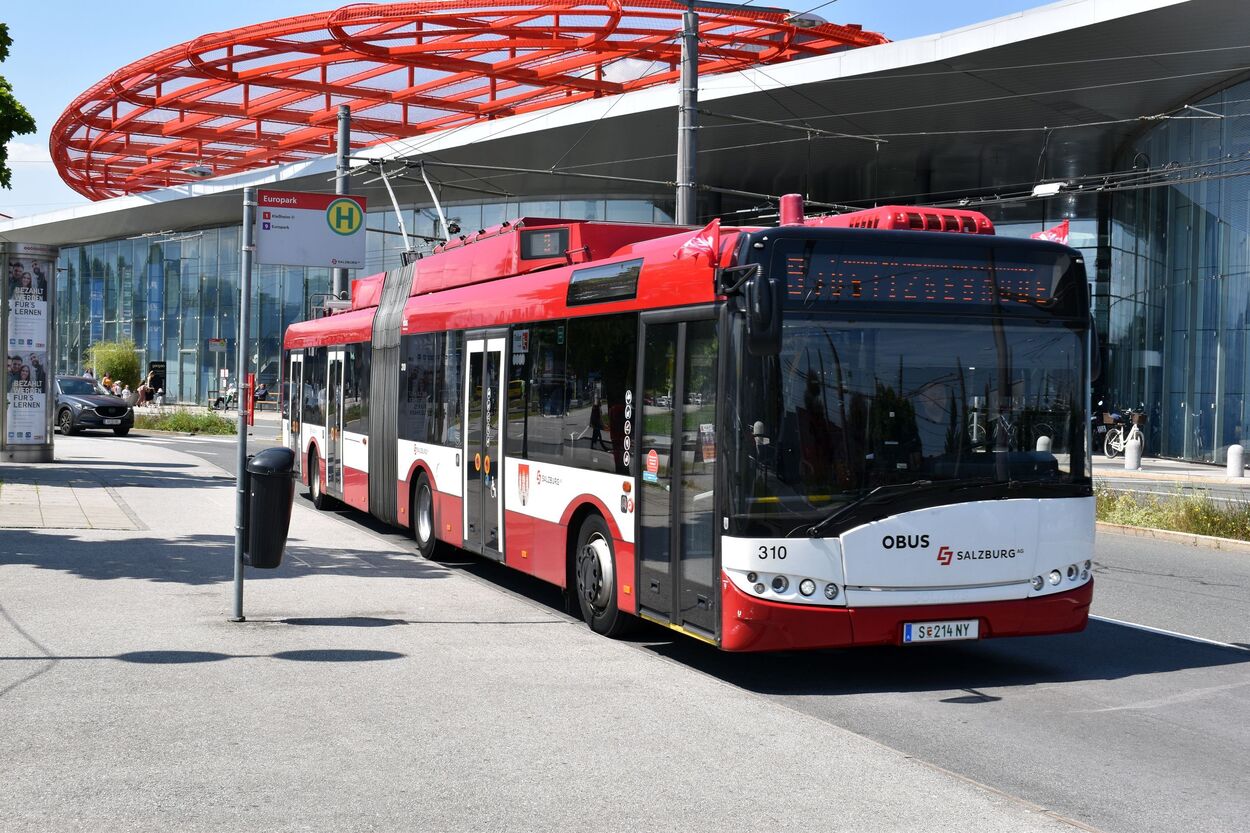 Obus Linie 9 Salzburg AG am Europark