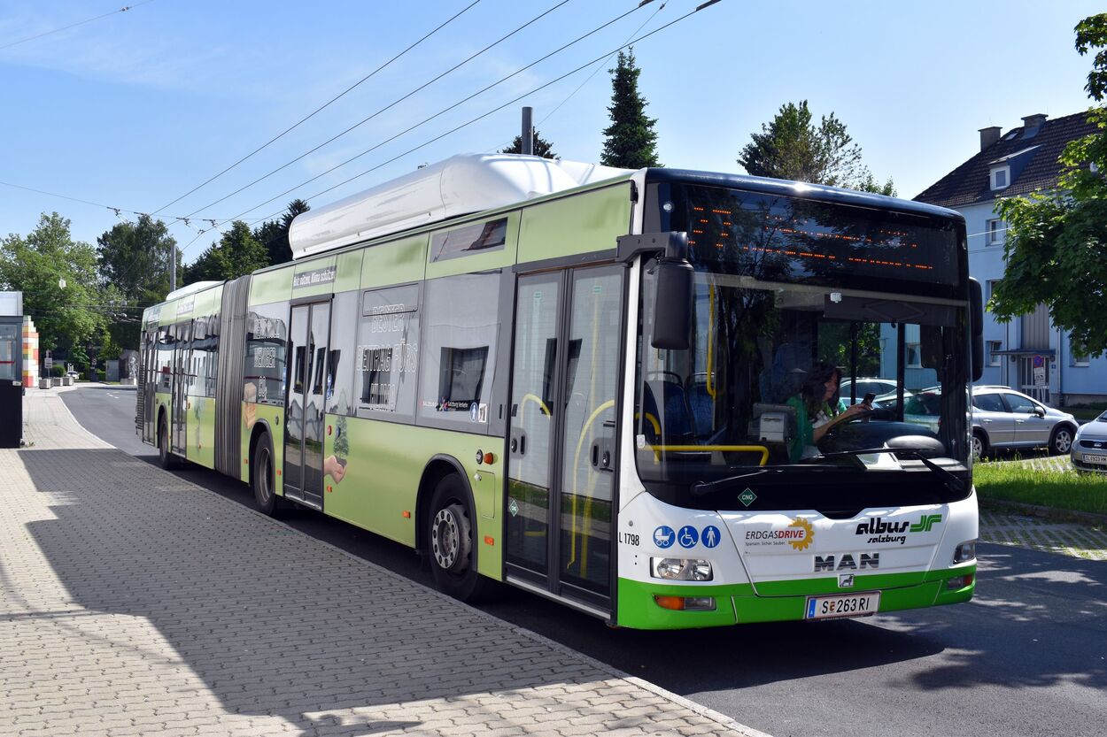 Haltestelle Wals Walserfeld Schule