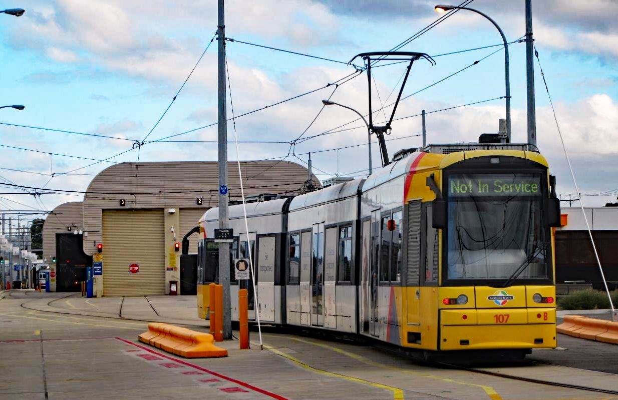 Tram Adelaide - Straßenbahn im Süden Australiens