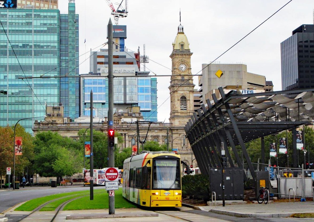 Tram Adelaide - Straßenbahn im Süden Australiens