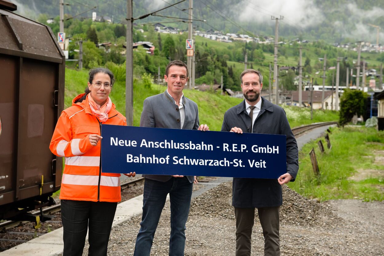 Neue Anschlussbahn für R.E.P. in Schwarzach