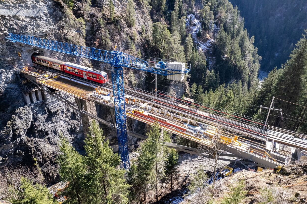 Castielerviadukt wären den Bauarbeiten.