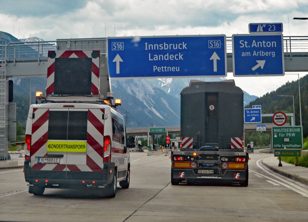 Verladung Appenzellerbahn-Triebwagen für Achenseebahn