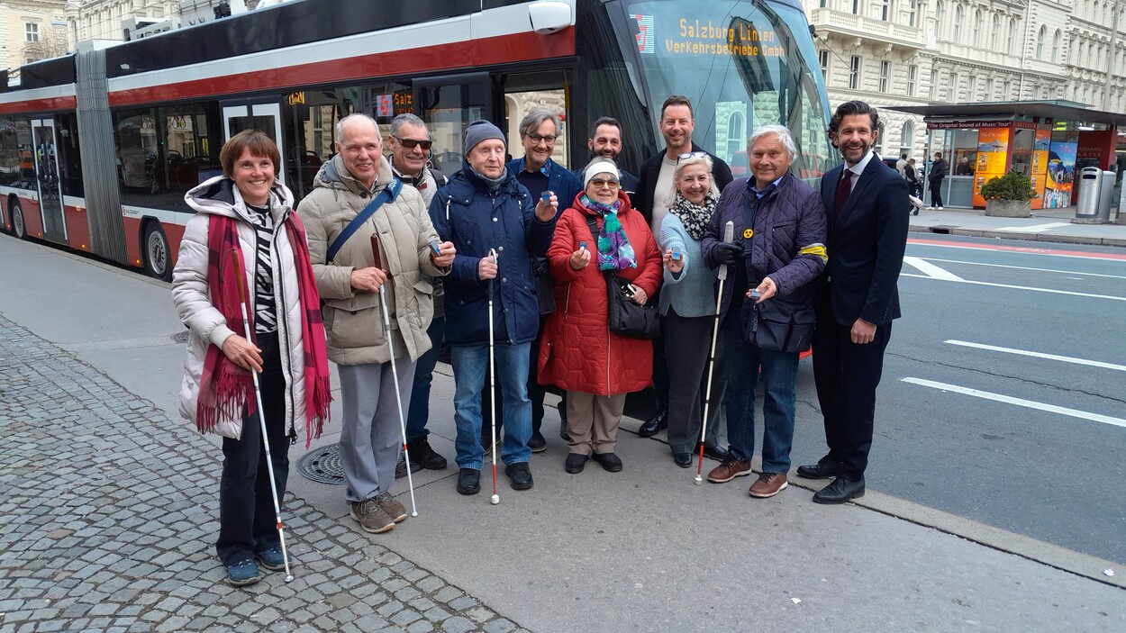 Linien-Sprachansage „Lisa": Neue Hilfe für blinde und sehbehinderte Fahrgäste im Obus
