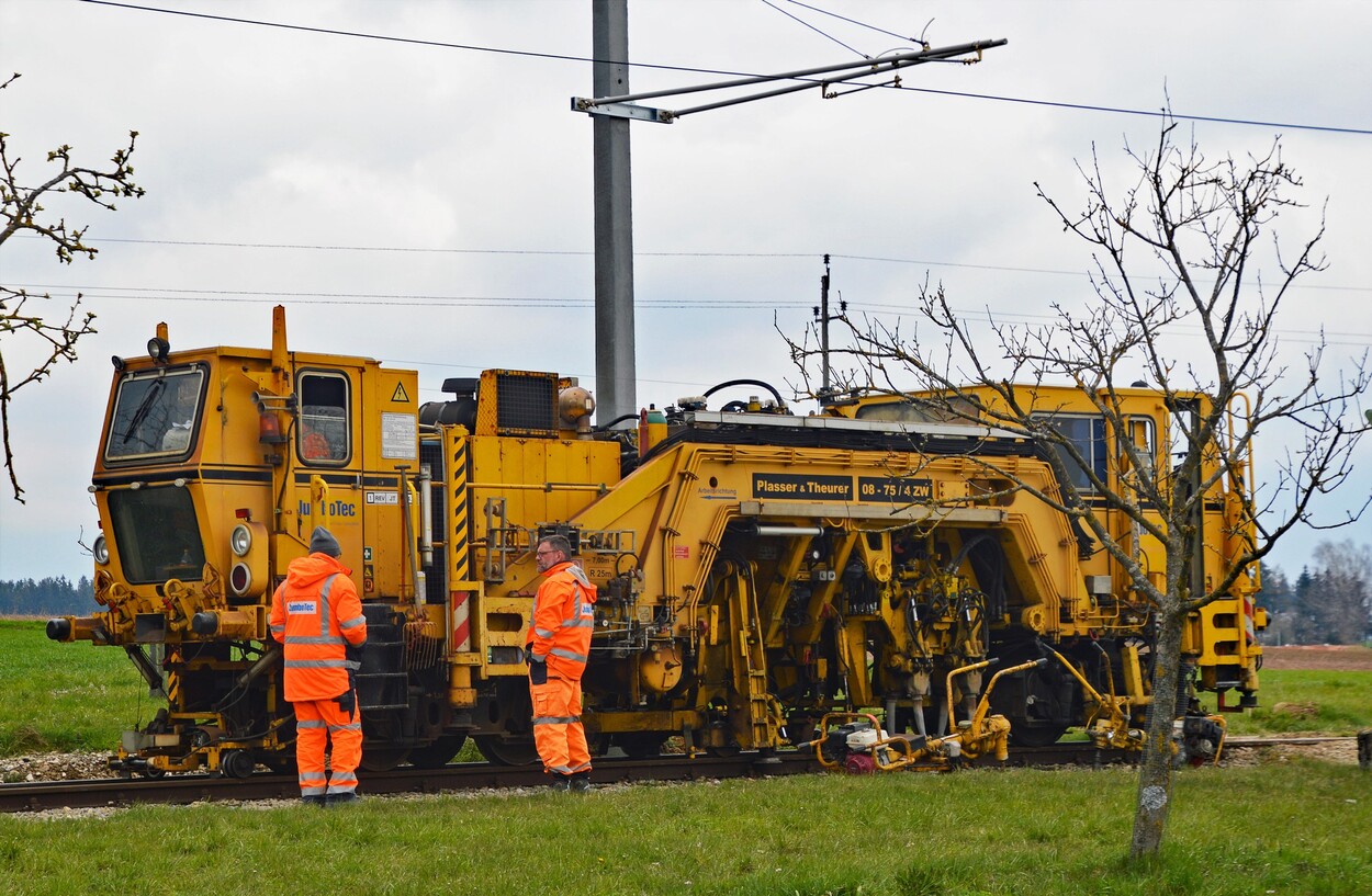 Stern & Hafferl Bahnbau Plasser & Theurer Gleisstopfmaschine