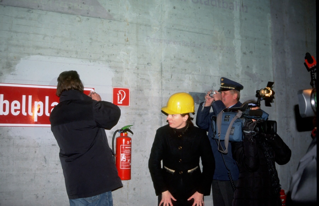 Symbolischer Tunnelanschlag Lokalbahnhof - Mirabellplatz