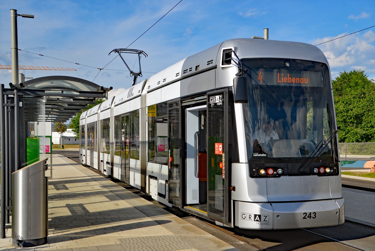 Straßenbahn Graz CityRunner